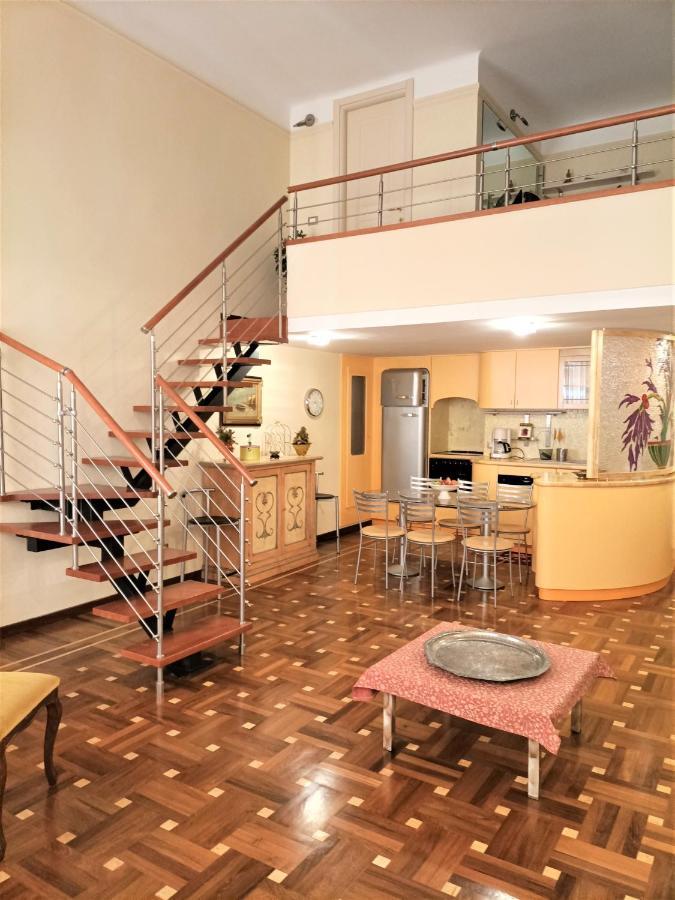 דירות אימפריה Casa Alexandra In Centro E A Pochi Passi Dal Mare מראה חיצוני תמונה